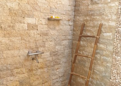 Villa Cowrie beautiful bathroom